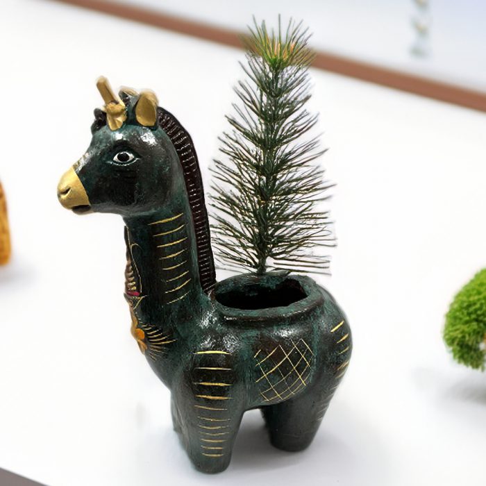Giraffe Pot
